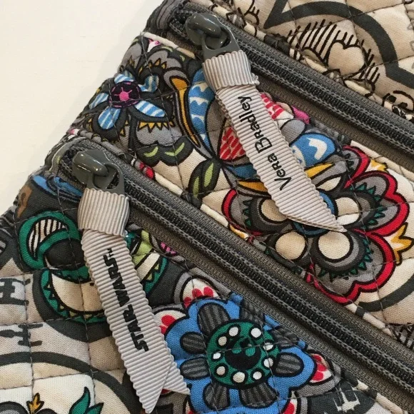 Vera Bradley | Gray Crossbody With Multi Color Star Wars & Floral Print - Picture 5 of 15
